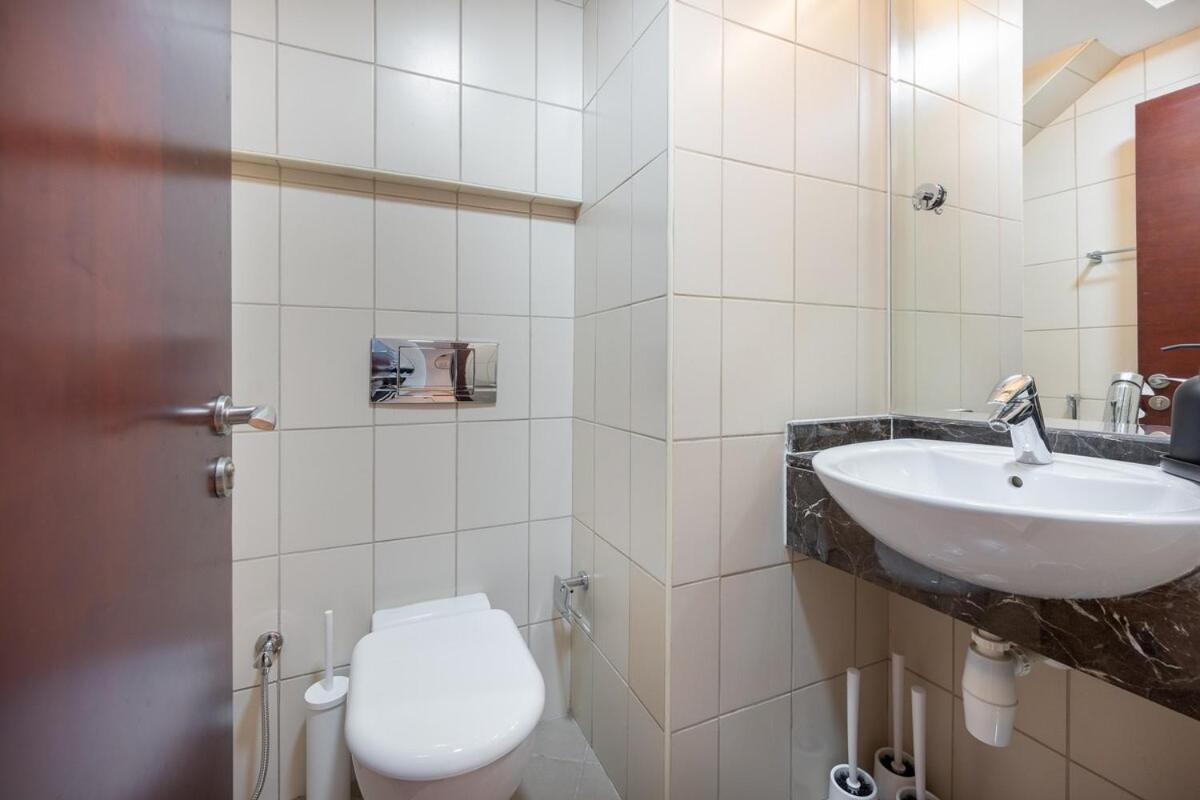 Lovely 1-bedroom Perfect For 4 In Jlt *