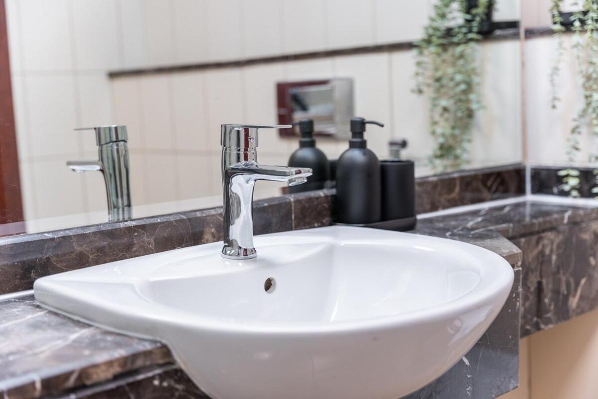 Lovely 1-bedroom Perfect For 4 In Jlt Apartment *